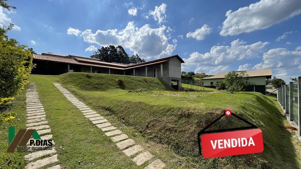 Ótima oportunidade para você que procura uma chácara em condominio fechado na Região do Circuito das Águas