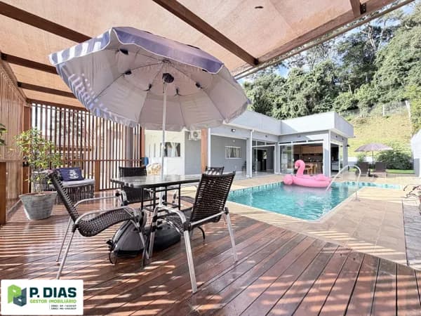 Exclusividade e Arquitetura no Interior: Casa Conceito em Bairro Tranquilo de Pinhalzinho