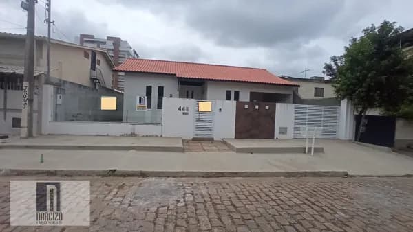 Casa em Itaperuna - Pres. Costa e Silva