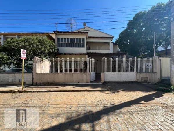 Casa em Itaperuna - Centro