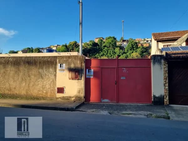Casa em Itaperuna - Niterói