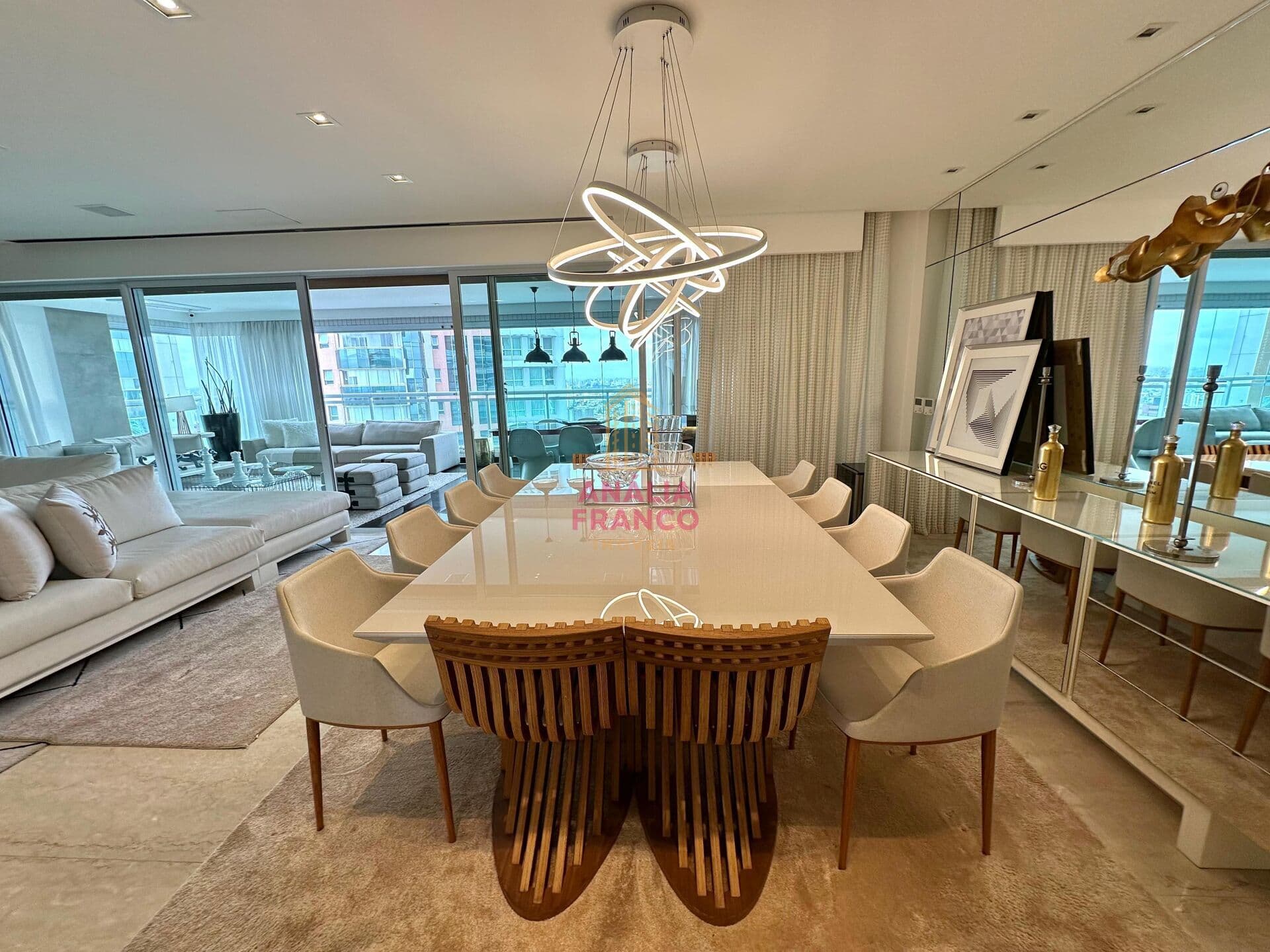 Apartamento Alto Padrão em Vila Regente Feijó, São Paulo/SP