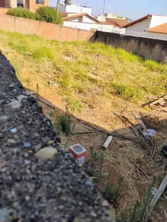 Terreno à venda no bairro Dona Diva em Patrocínio/MG