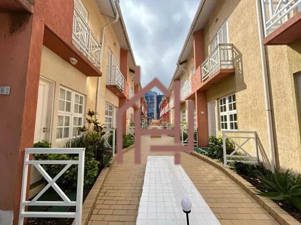 Sobrado em Condomínio em Jardim Marina, Mongaguá/SP