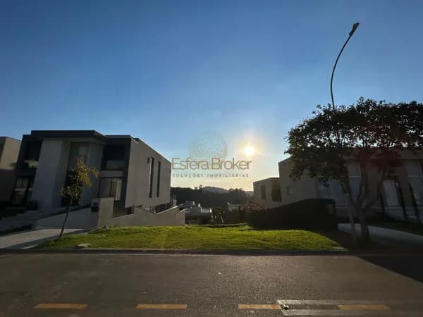 Terreno disponível para venda no bairro Alphaville - Santana de Parnaíba/SP