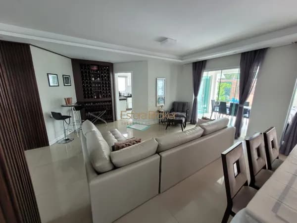 CASA MOBILIADA disponível para venda no bairro Alphaville - Santana de Parnaíba/SP