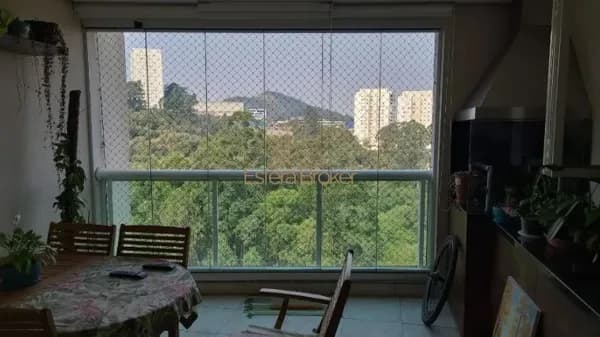 Apartamento em Santana de Parnaíba - Cidade Tamboré