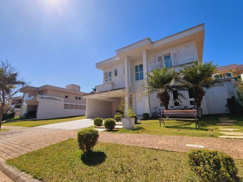 CASA MOBILIADA disponível para venda no bairro Alphaville - Santana de Parnaíba/SP