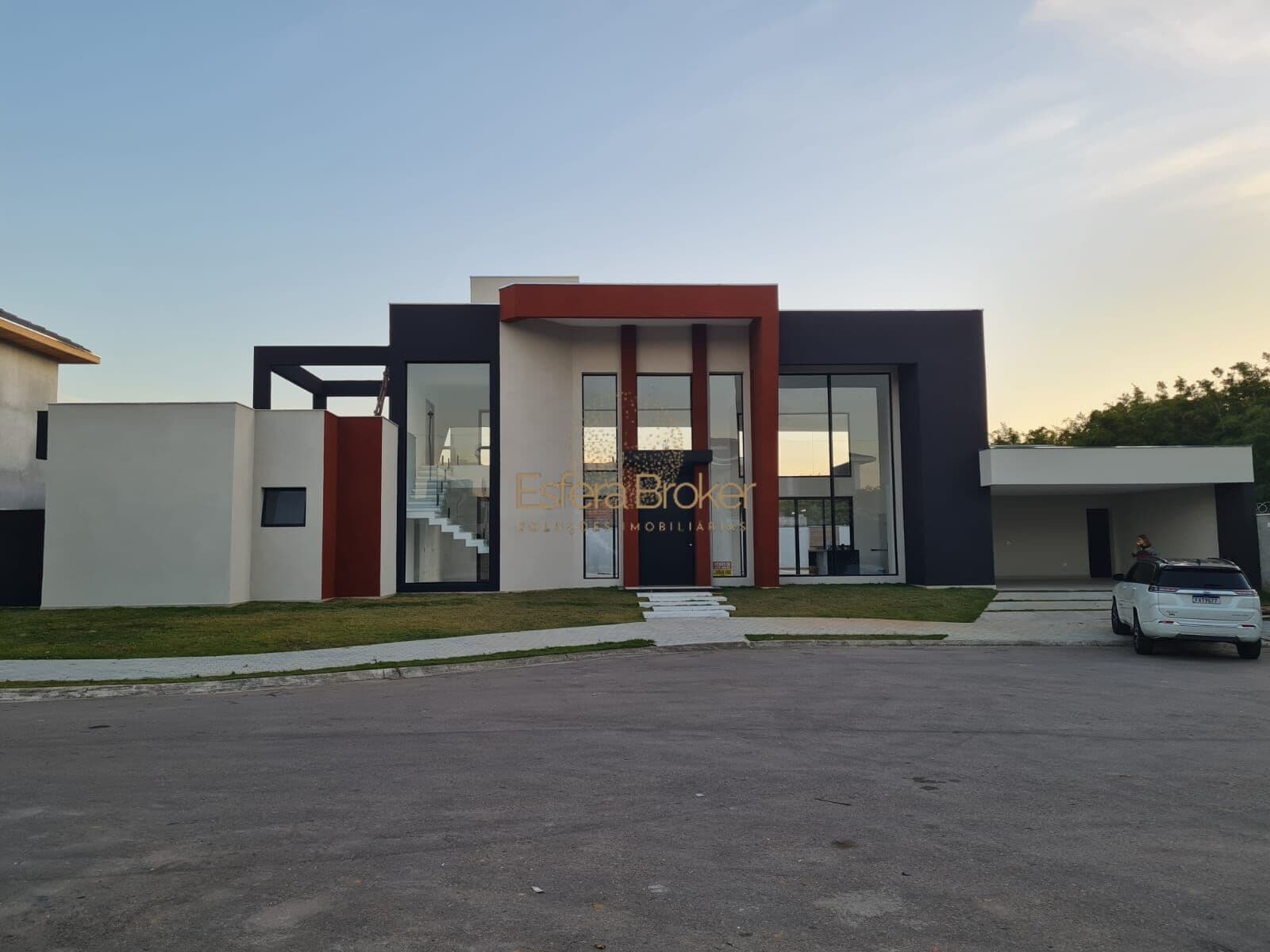 Casa disponível para venda no bairro Condomínio Residencial Mont Blanc - São José dos Campos/SP