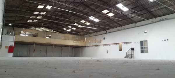 Pavilhão/Galpão disponível para locação no bairro Chácara do Solar II (Fazendinha) - Santana de Parnaíba/SP