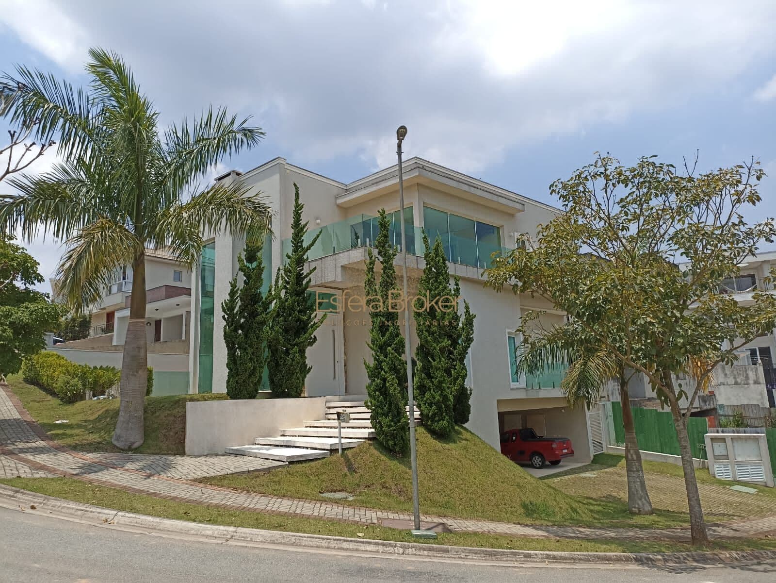 Casa disponível para venda no bairro Alphaville - Santana de Parnaíba/SP