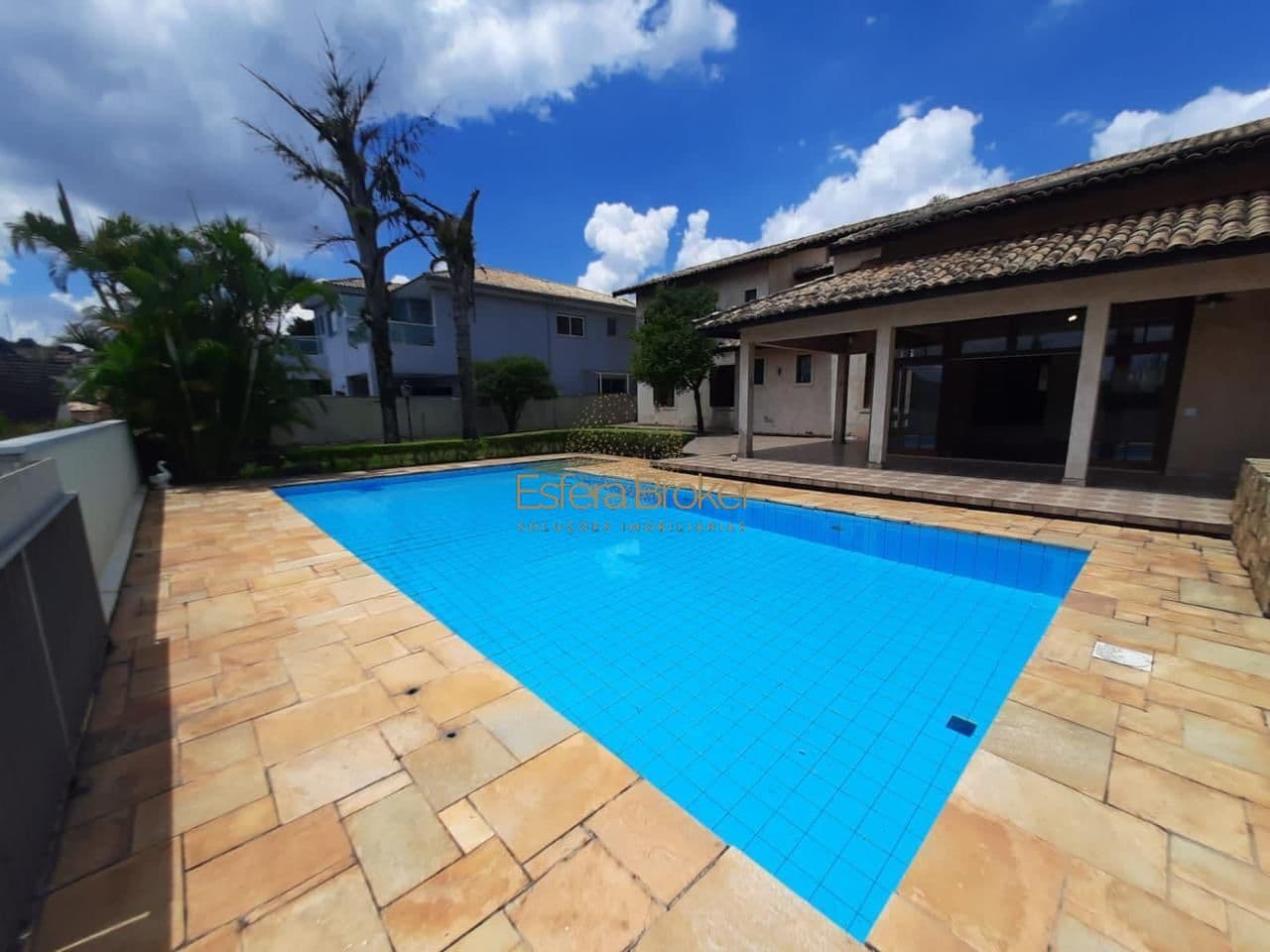 Casa disponível para venda no bairro Alphaville - Santana de Parnaíba/SP