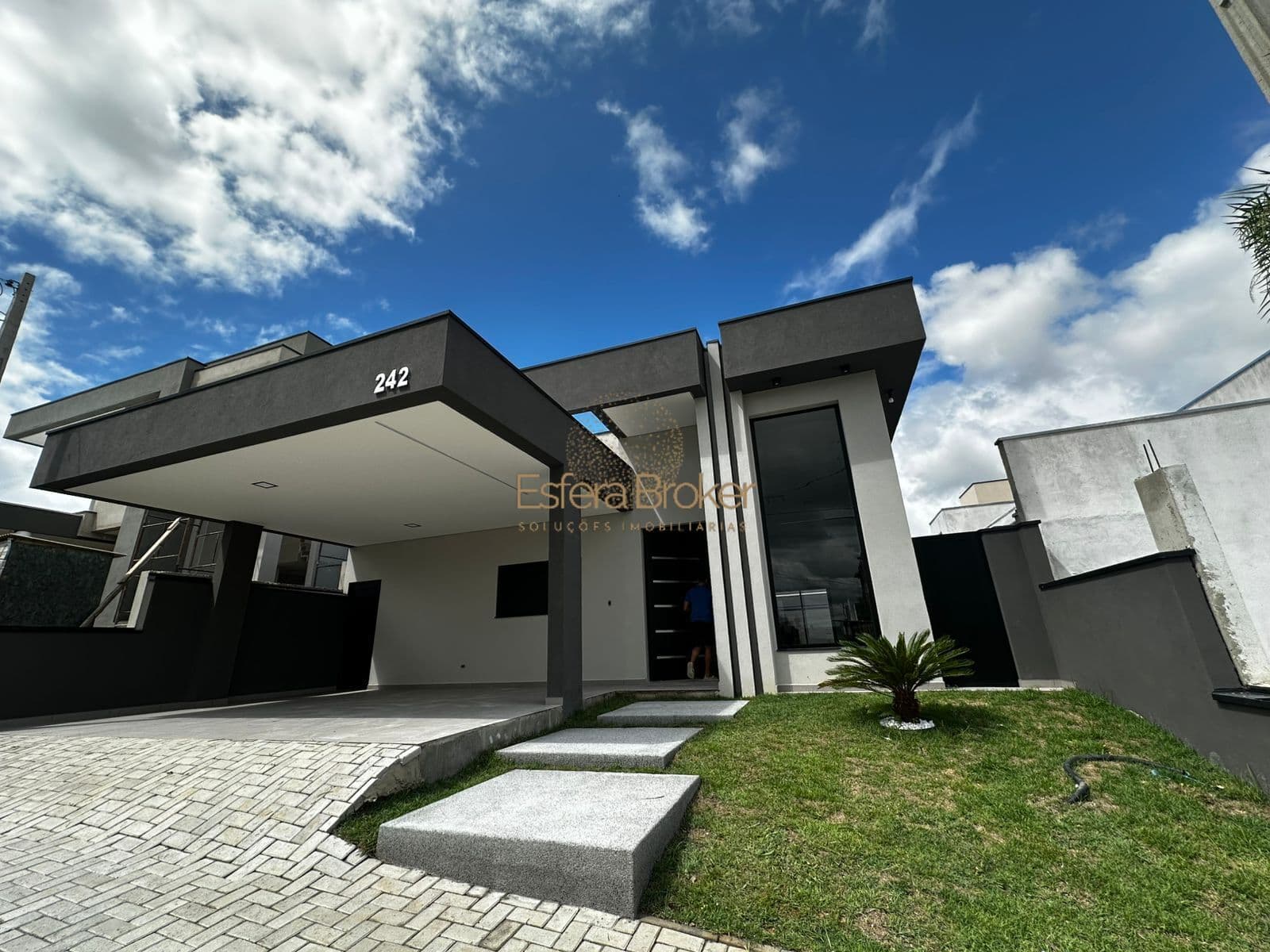 Casa disponível para venda no bairro Loteamento Floresta - São José dos Campos/SP
