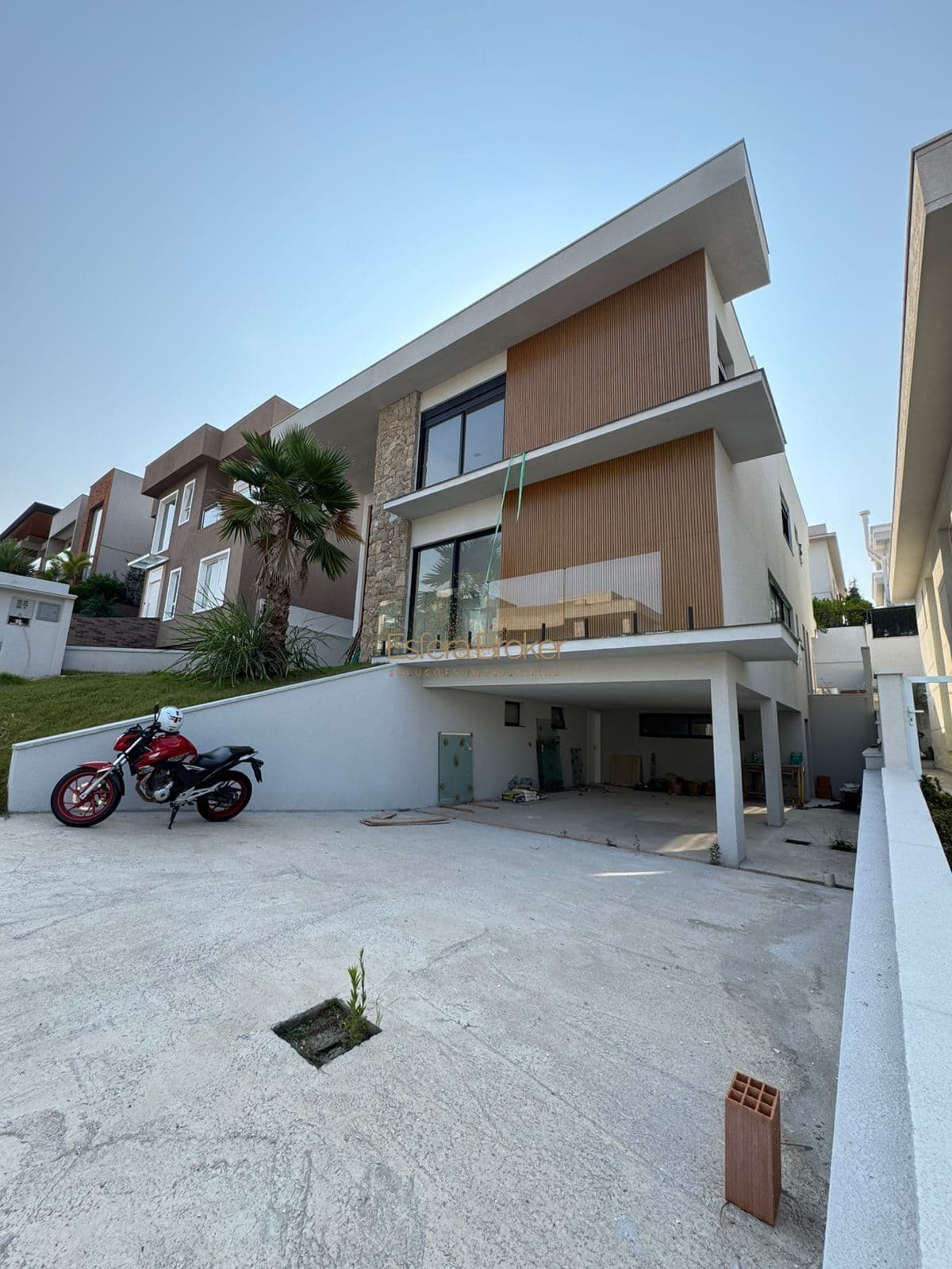 Casa disponível para venda no bairro Tamboré - Santana de Parnaíba/SP