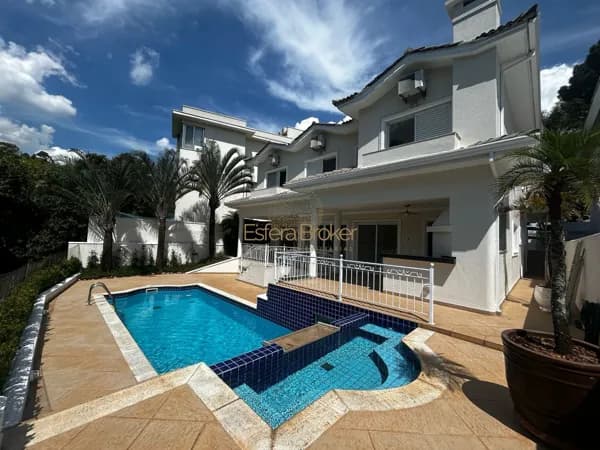 Casa em Condomínio com excelente localização em Alphaville, Barueri, SP