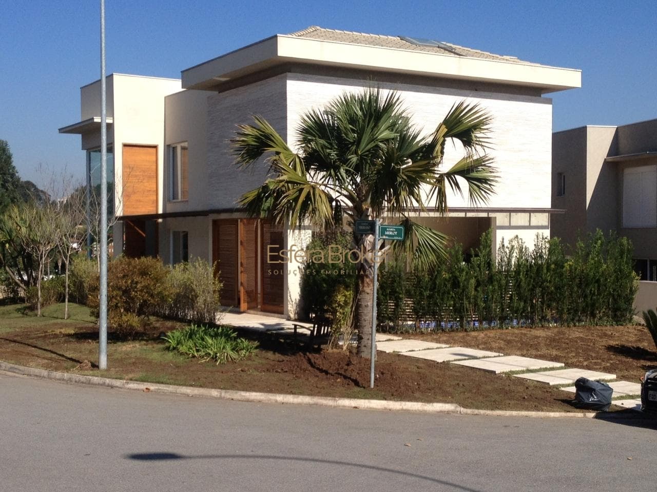 Casa disponível para locação no bairro Centro Comercial Jubran - Barueri/SP