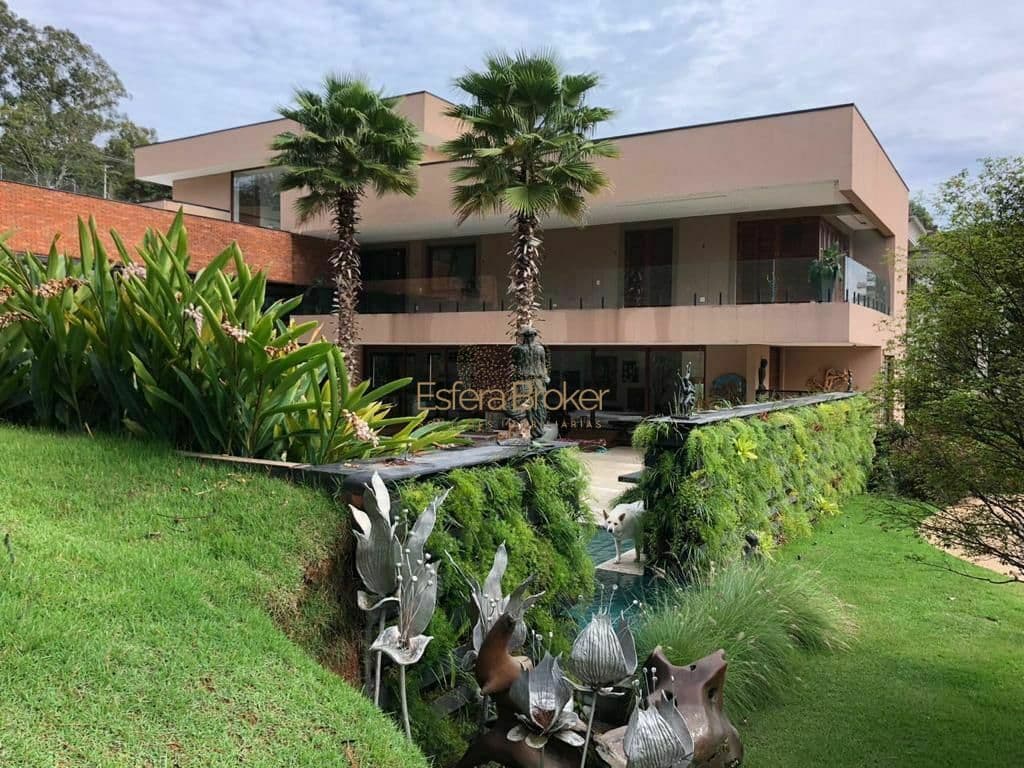 Belíssima Mansão de Alto Luxo e Tecnologia de ponta, automação residencial completa sendo possível controlar todos os equipamentos com dispositivos Apple, iPad, iPhone, Apple TV.