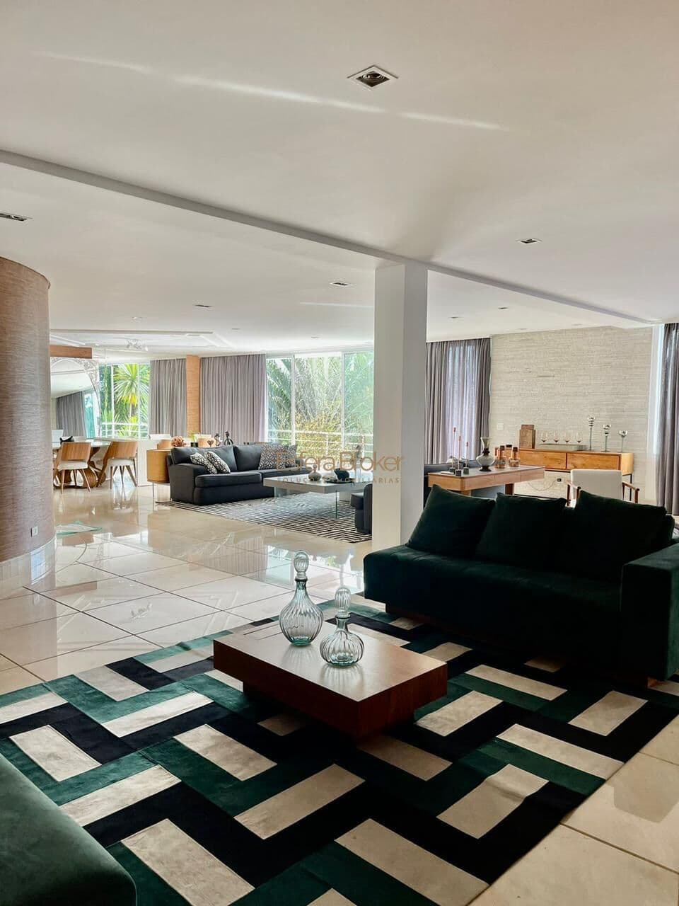 Casa disponível para locação no bairro Tamboré - Santana de Parnaíba/SP