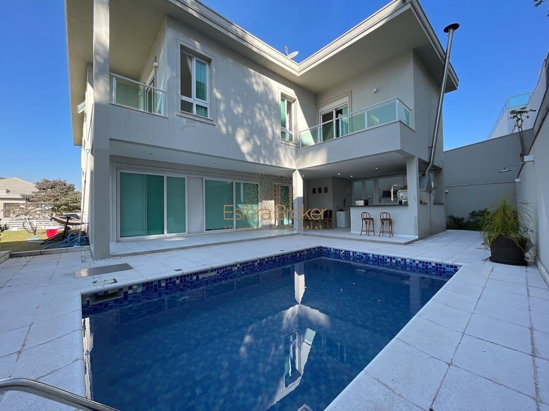 Casa pronta para morar a venda em Alphaville, Santana de Parnaíba, SP