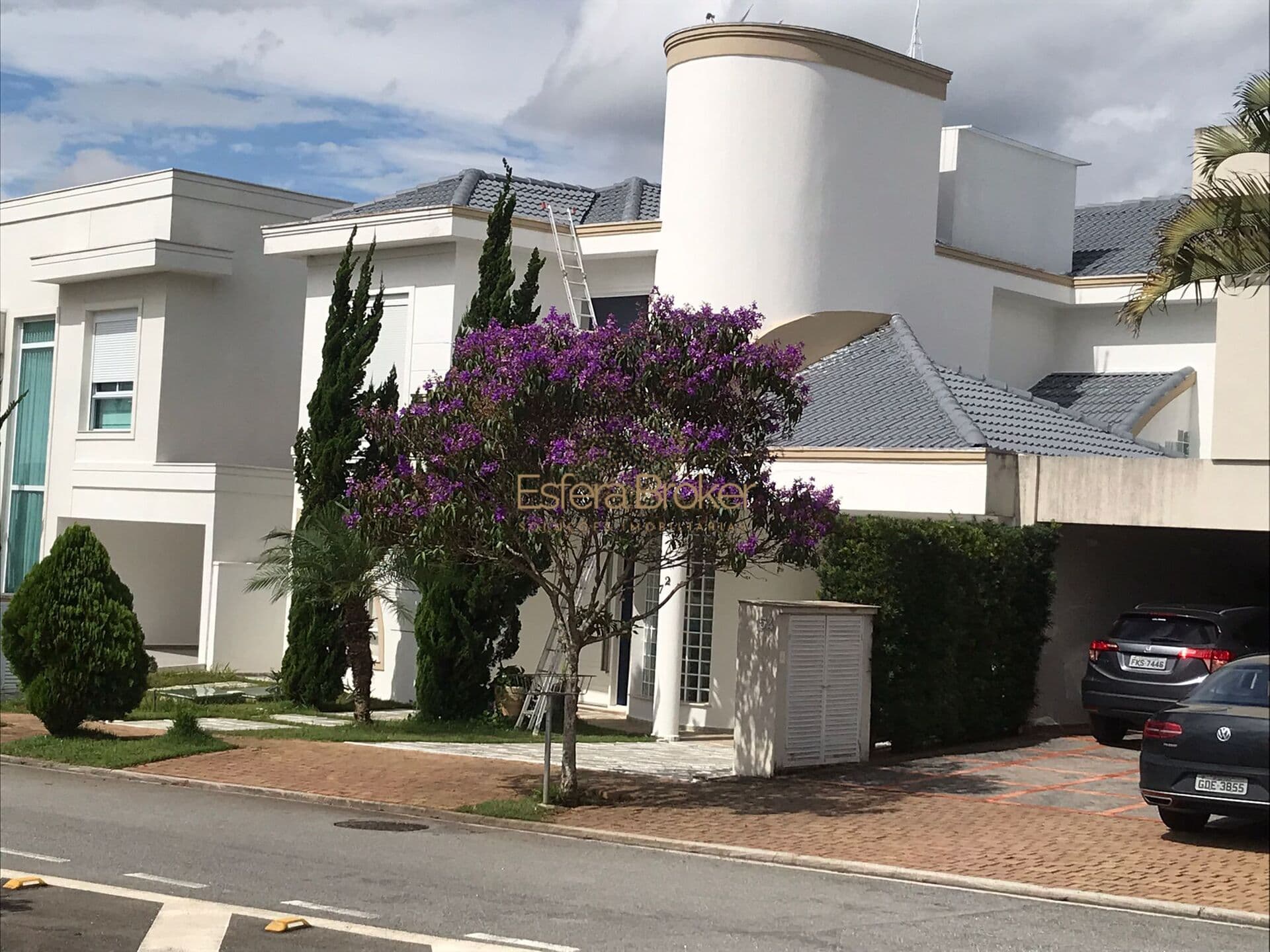 Casa de Condomínio em Santana de Parnaíba - Alphaville
