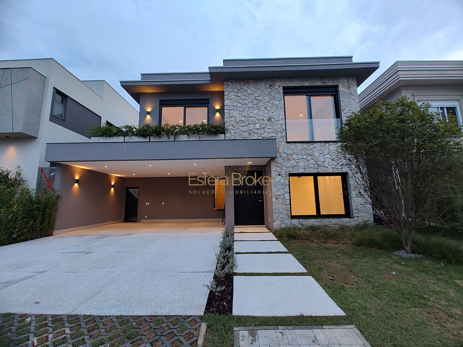 Casa disponível para venda no bairro Tamboré - Santana de Parnaíba/SP