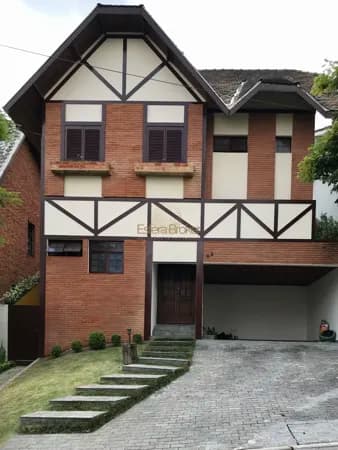 CASA MOBILIADA disponível para venda no bairro Tamboré - Santana de Parnaíba/SP