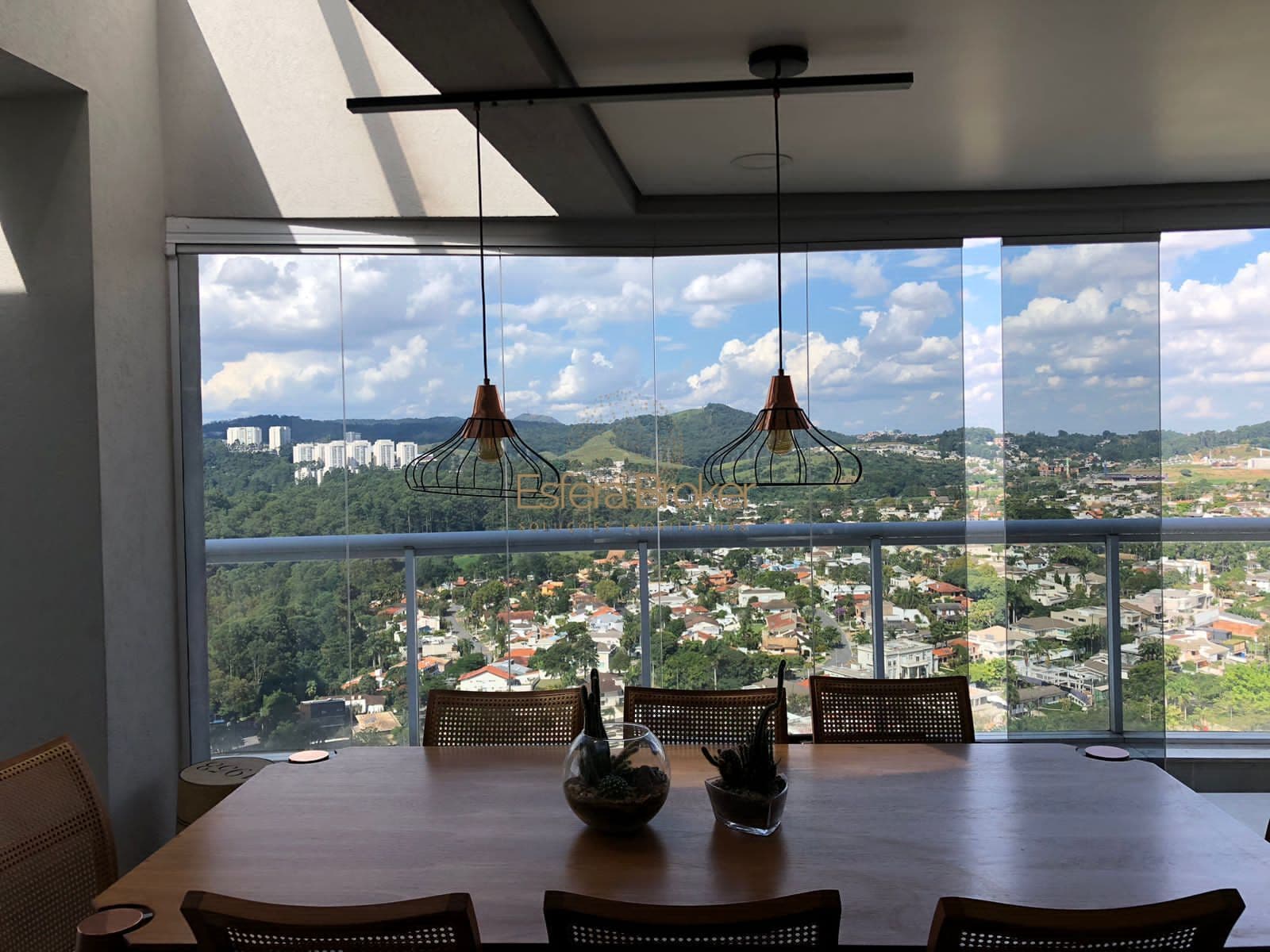 Apartamento disponível para venda no bairro Empresarial 18 do Forte - Barueri/SP