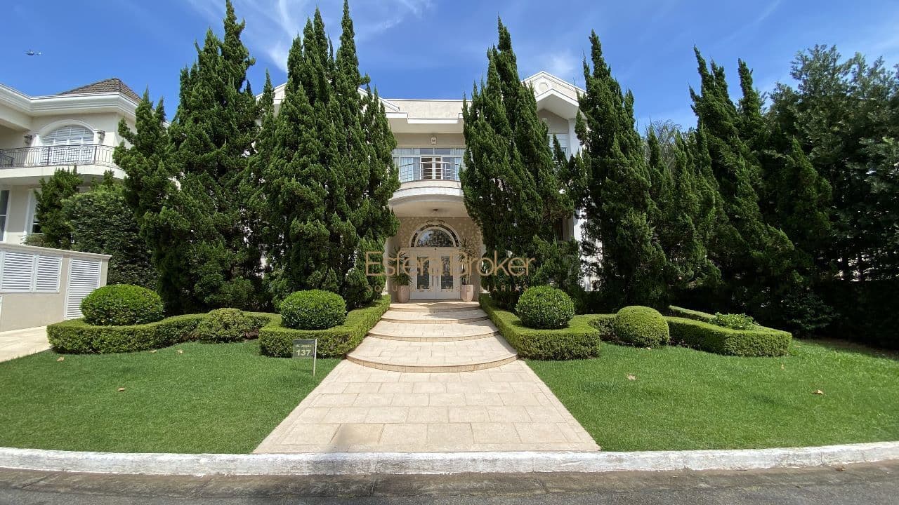 Casa disponível para venda no bairro Tamboré - Santana de Parnaíba/SP