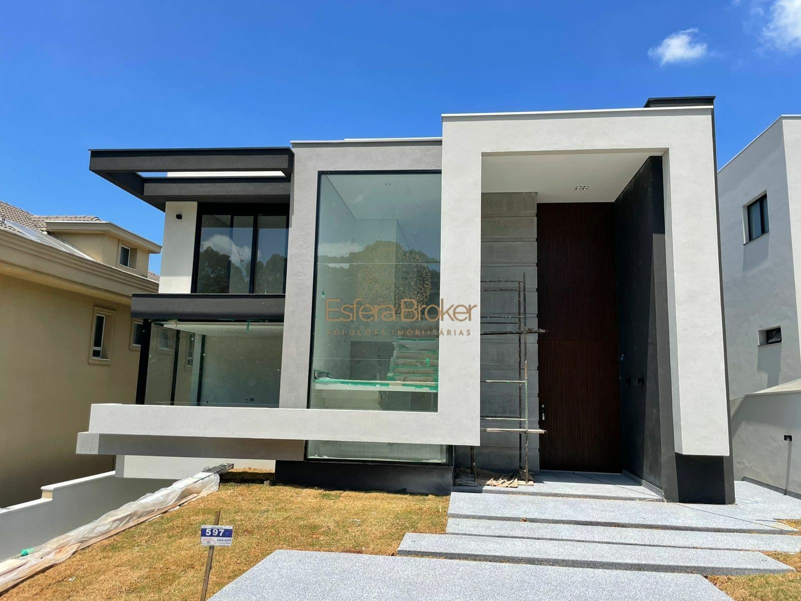 Casa nova a venda com vista espetacular, localizada em Tamboré, Santana de Parnaíba, SP