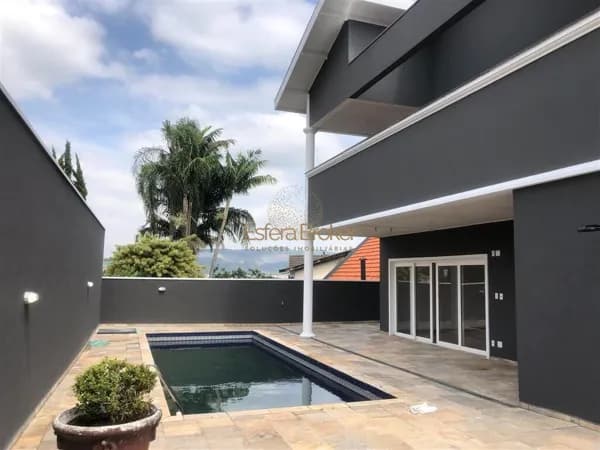 Casa disponível para locação no bairro Tamboré - Santana de Parnaíba/SP