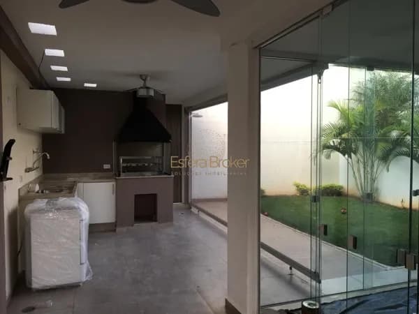 Casa disponível para venda no bairro Tamboré - Santana de Parnaíba/SP