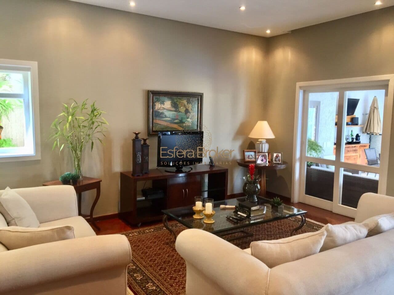 Casa disponível para venda no bairro Alphaville - Santana de Parnaíba/SP
