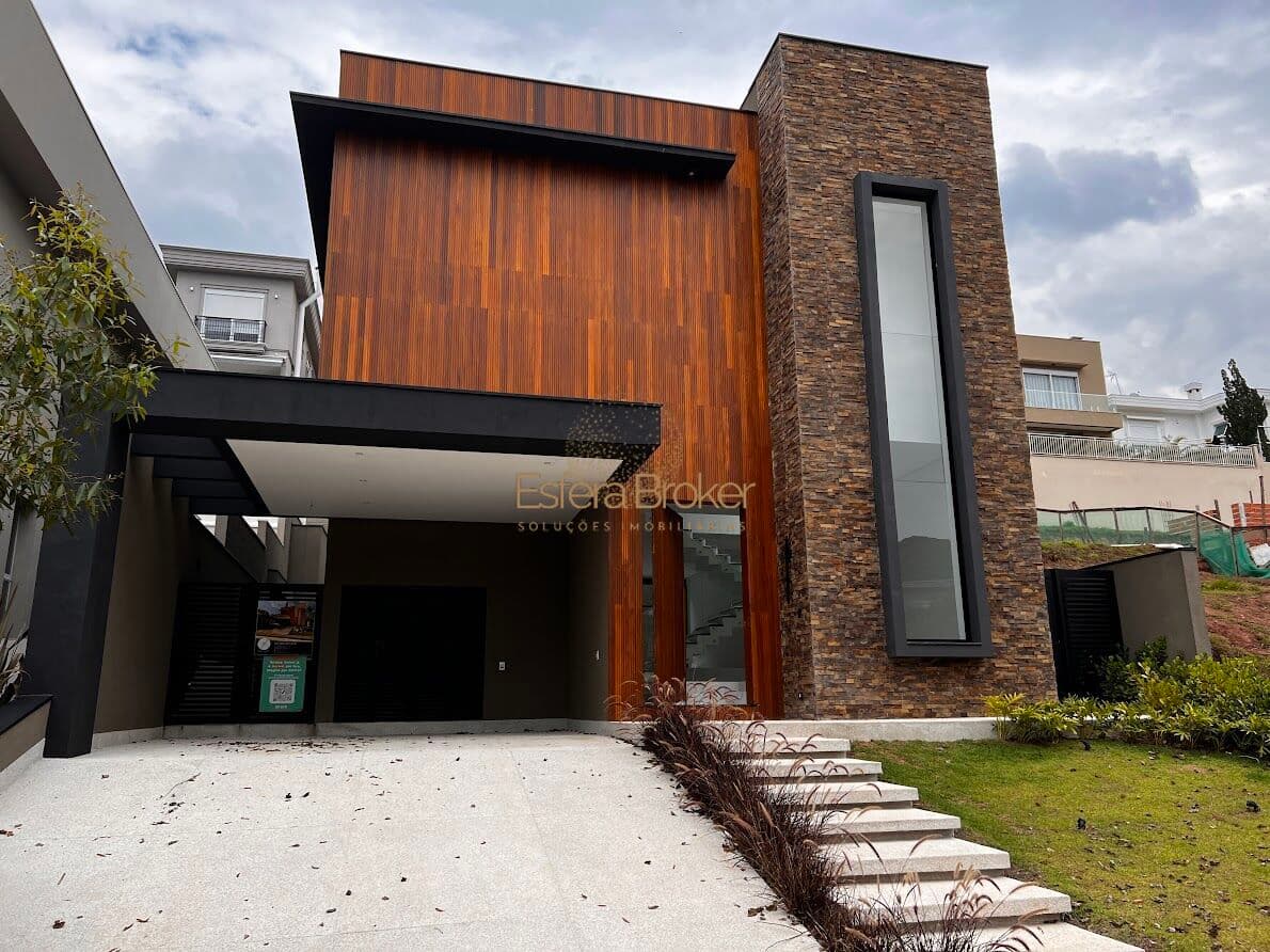 Casa nova e moderna a venda em Alphaville, Santana de Parnaíba, SP