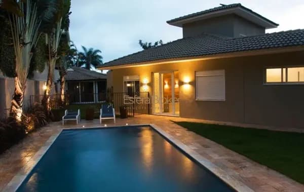 Casa disponível para venda no bairro Tamboré - Santana de Parnaíba/SP