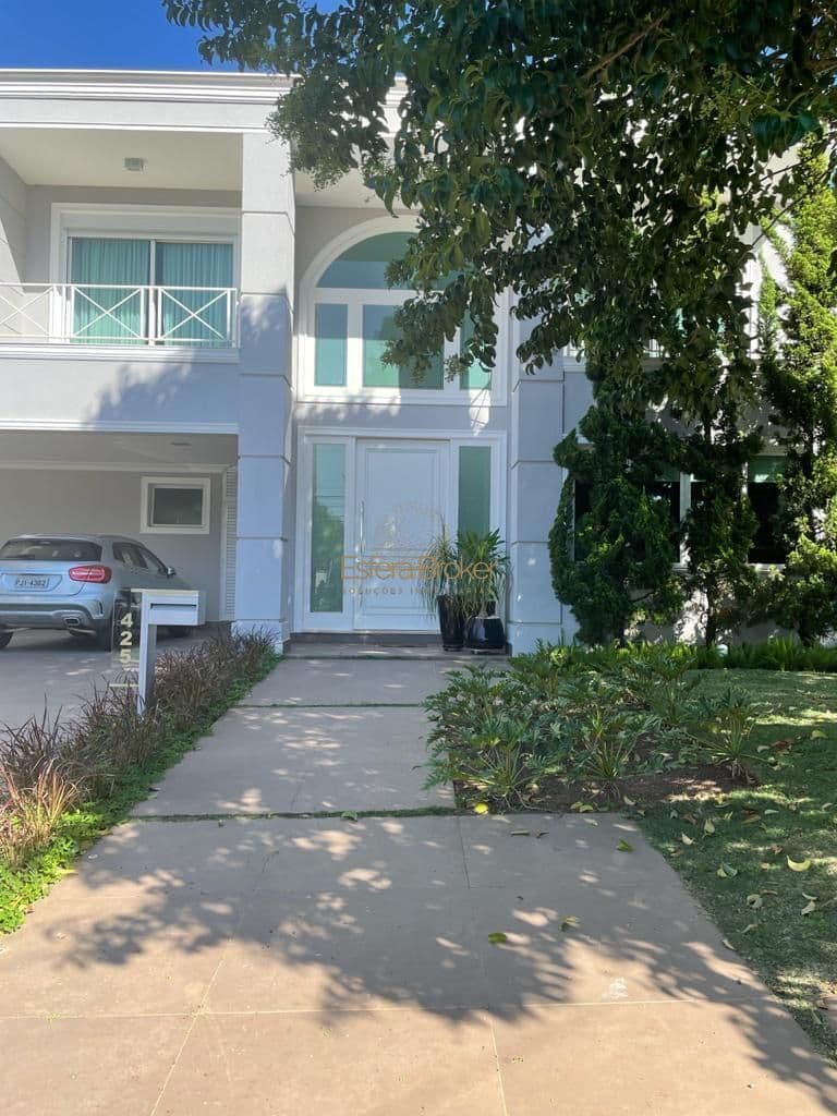 Casa à venda disponível no bairro Tamboré - Barueri/SP