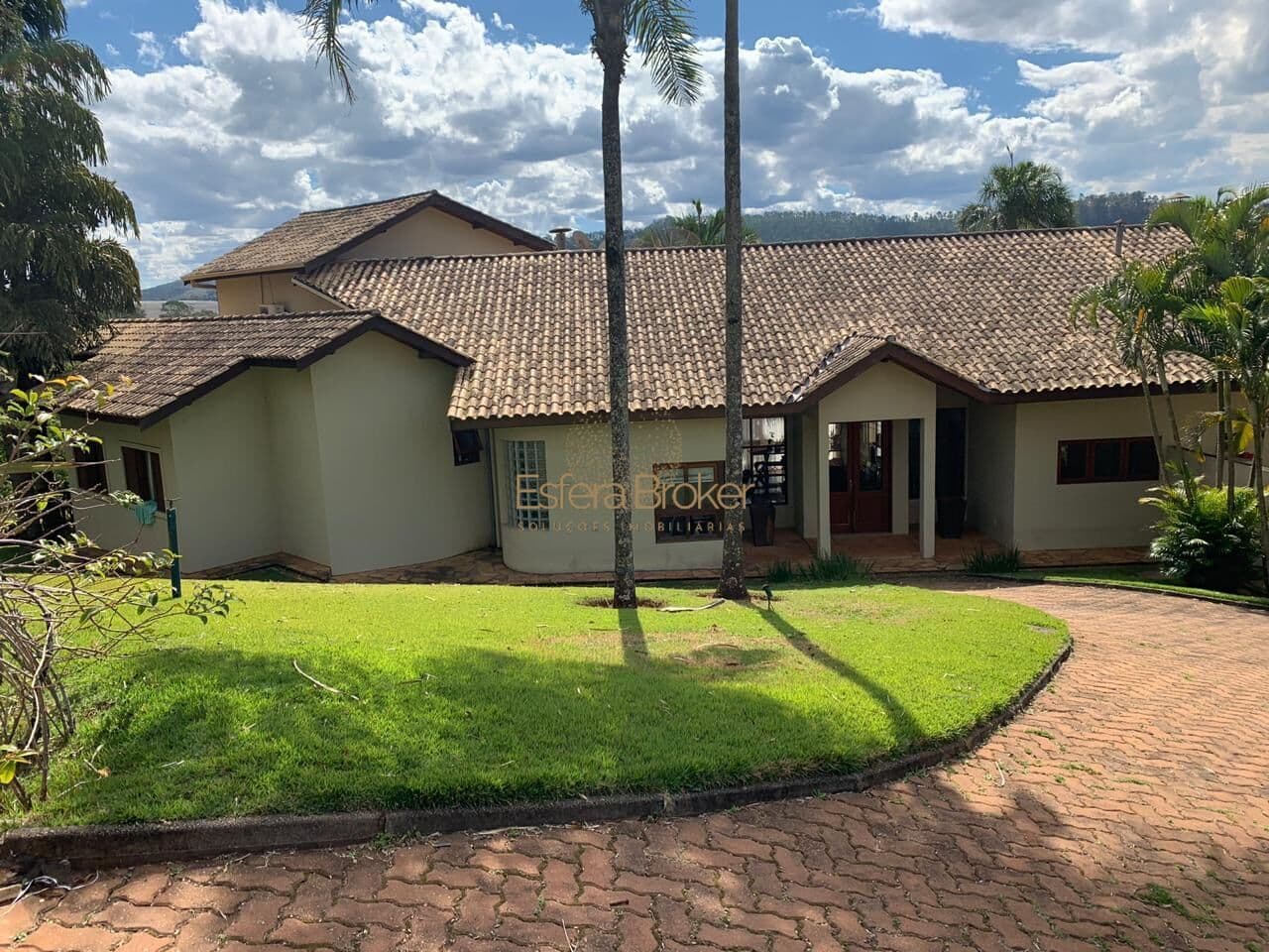 Casa disponível para venda no bairro Vila Velha - Santana de Parnaíba/SP