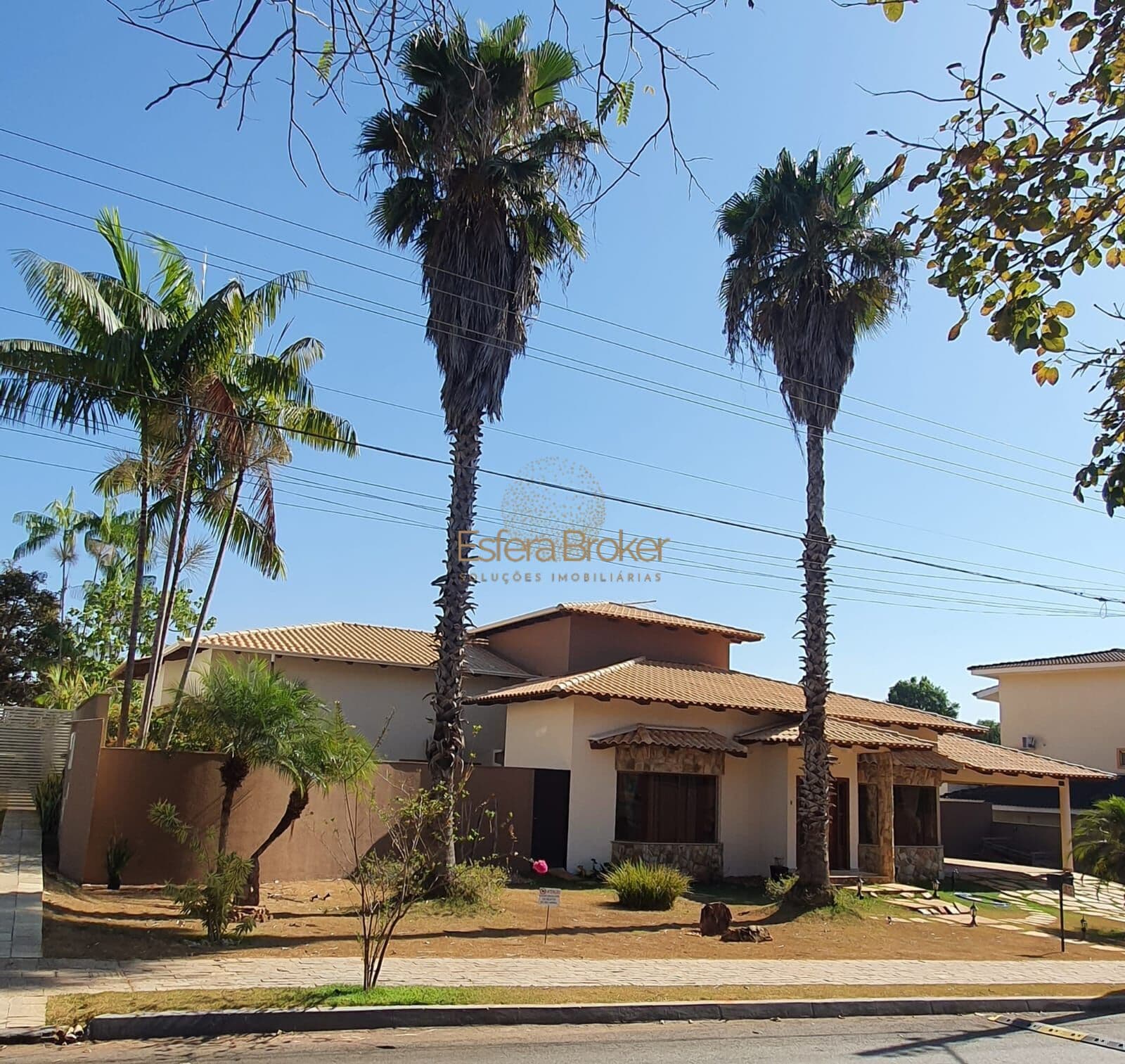 Casa disponível para venda no bairro Loteamento Portal do Sol I - Goiânia/GO