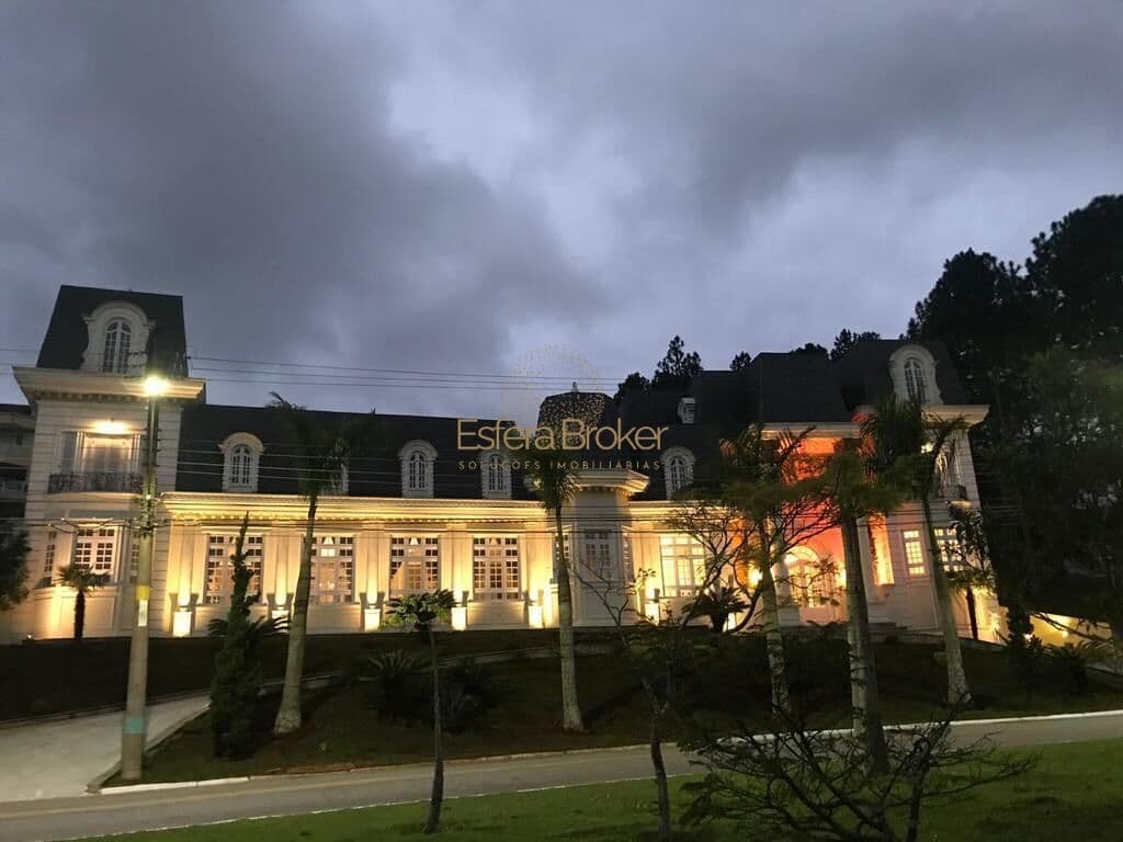 Casa à venda disponível no bairro Tamboré - Santana de Parnaíba/SP