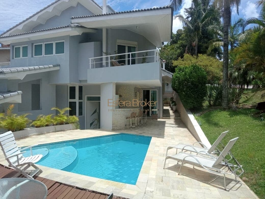 CASA MOBILIADA disponível para venda no bairro Alphaville - Santana de Parnaíba/SP