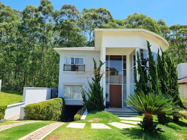 CASA MOBILIADA disponível para venda no bairro Tamboré - Santana de Parnaíba/SP