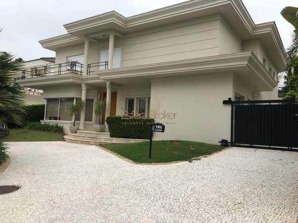 Casa disponível para locação no bairro Tamboré - Santana de Parnaíba/SP