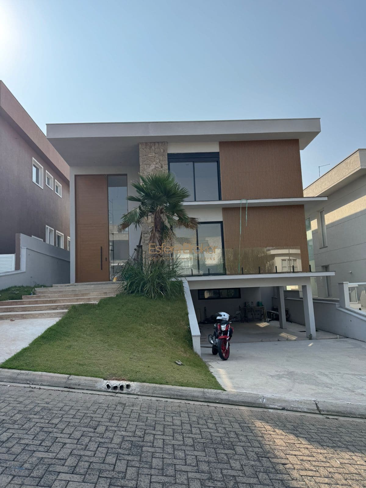 Casa disponível para locação no bairro Tamboré - Santana de Parnaíba/SP