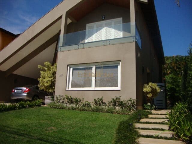 Casa toda reformada venda em Alphaville, Santana de Parnaíba, SP
