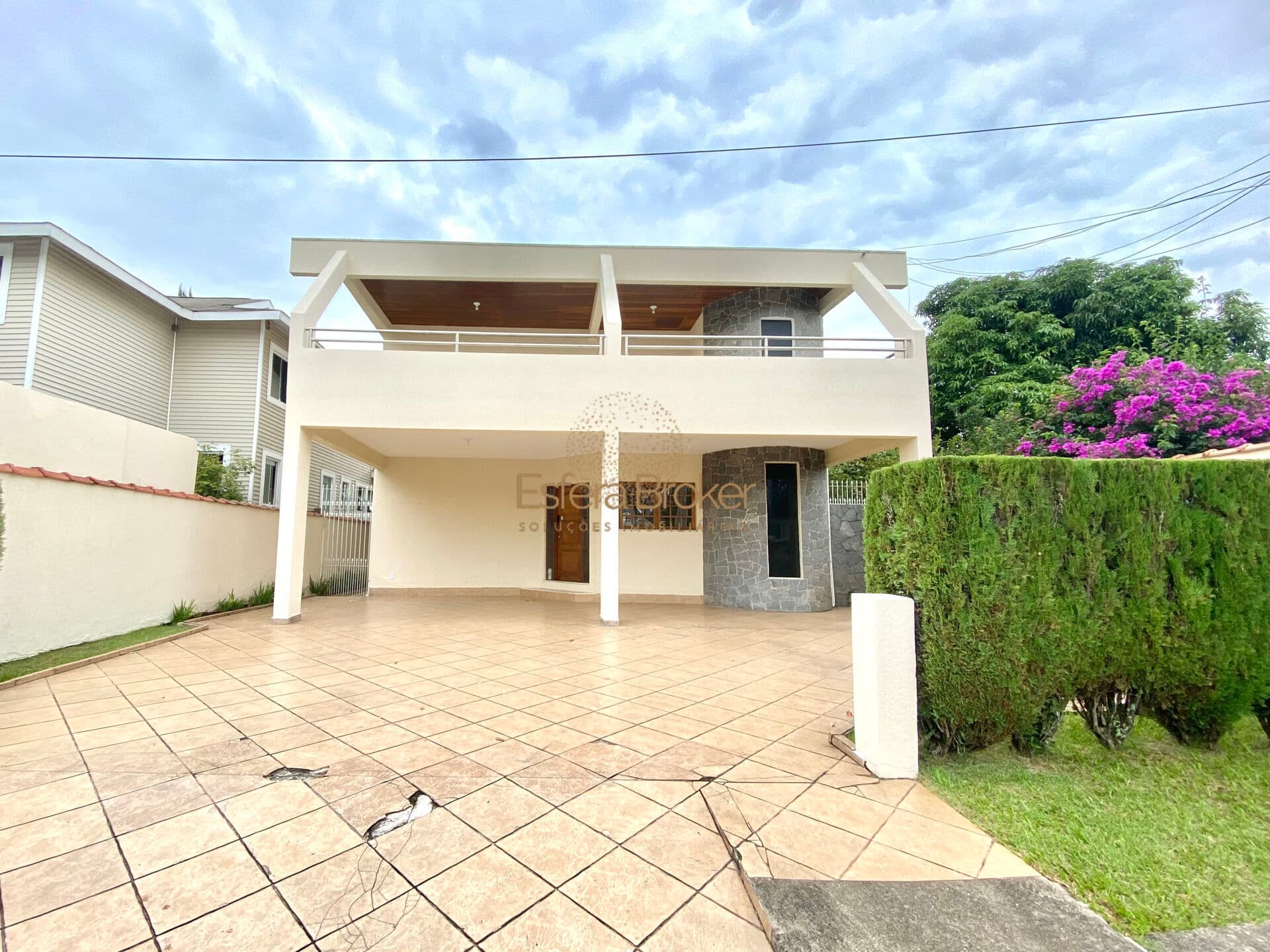 Casa disponível para venda no bairro Jardim das Colinas - São José dos Campos/SP