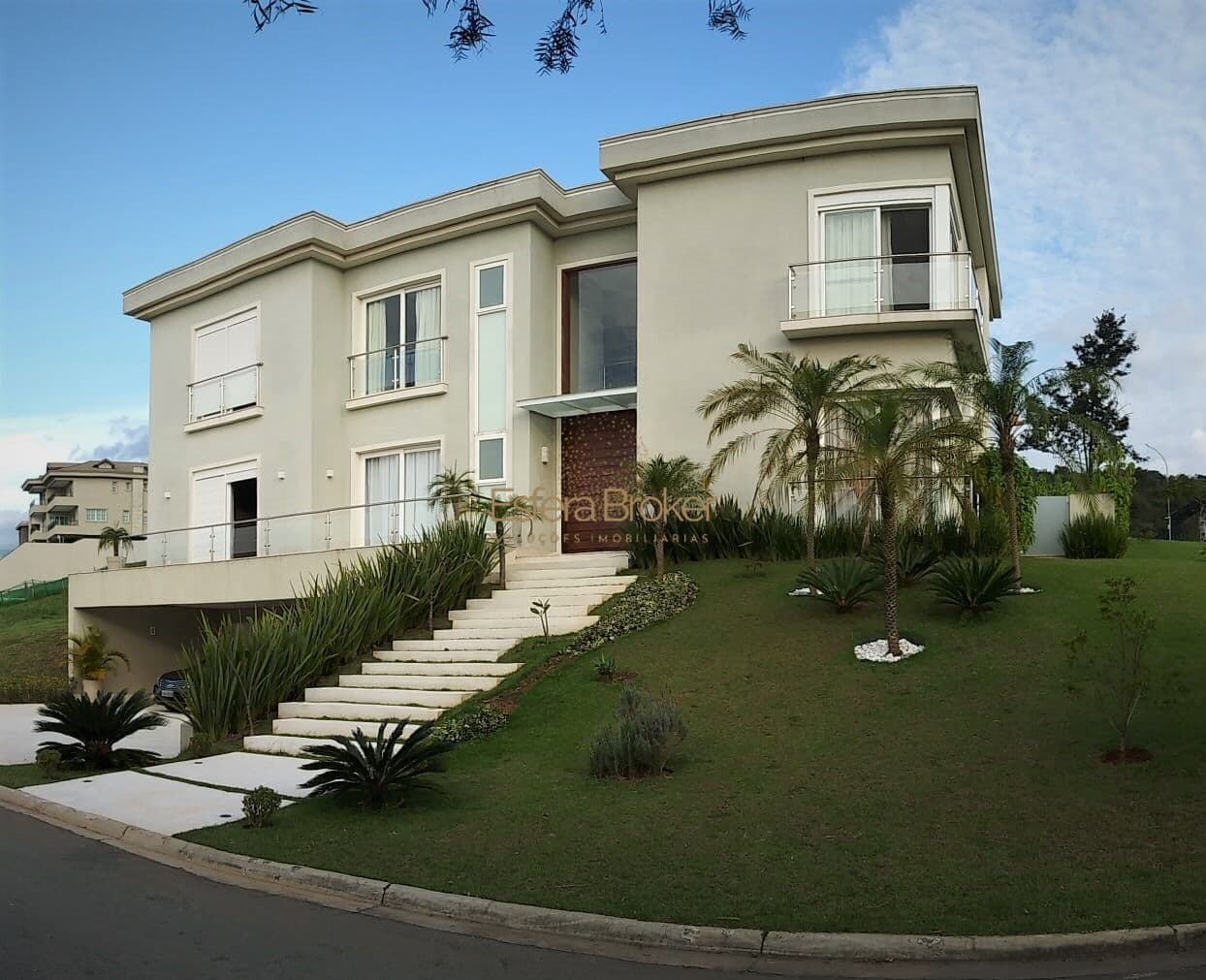 Casa de Condomínio em Santana de Parnaíba - Alphaville