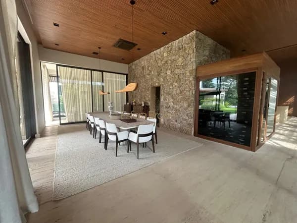 Casa disponível para venda no bairro Tamboré - Barueri/SP