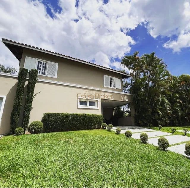Casa disponível para venda no bairro Residencial Quatro (Alphaville) - Santana de Parnaíba/SP