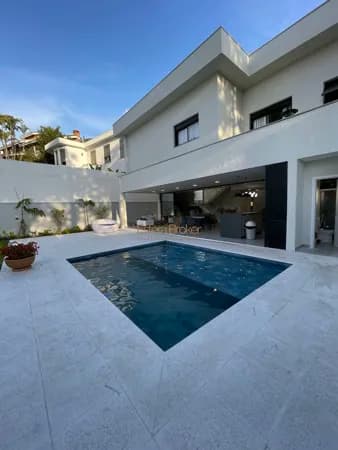 Casa recém construída a venda em Alphaville - Santana de Parnaíba/SP