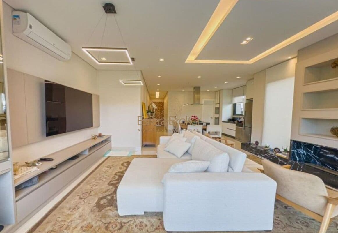 Casa disponível para venda no bairro Tamboré - Santana de Parnaíba/SP