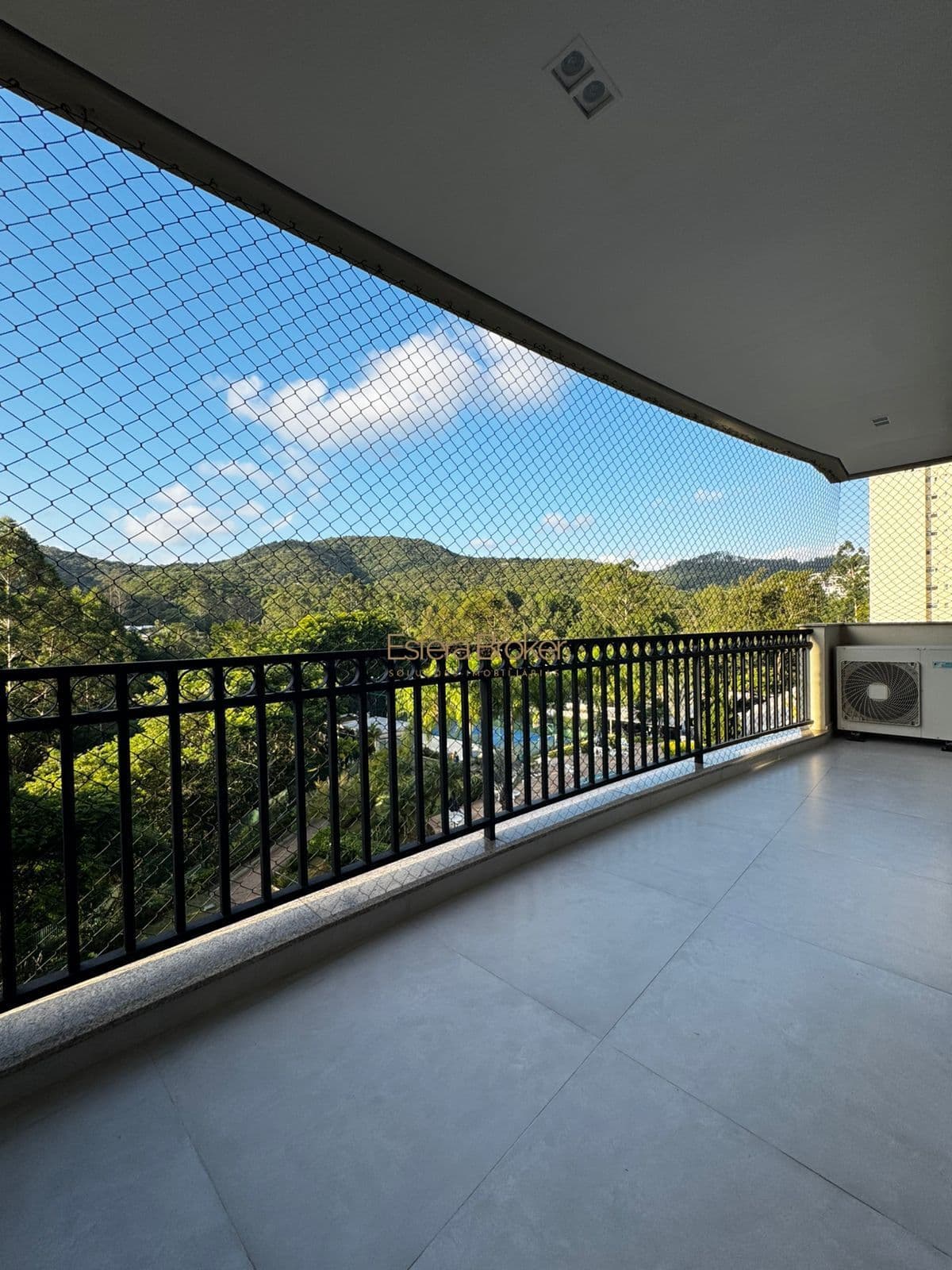 Apartamento disponível para locação no bairro Residencial Tres (Tambore) - Santana de Parnaíba/SP